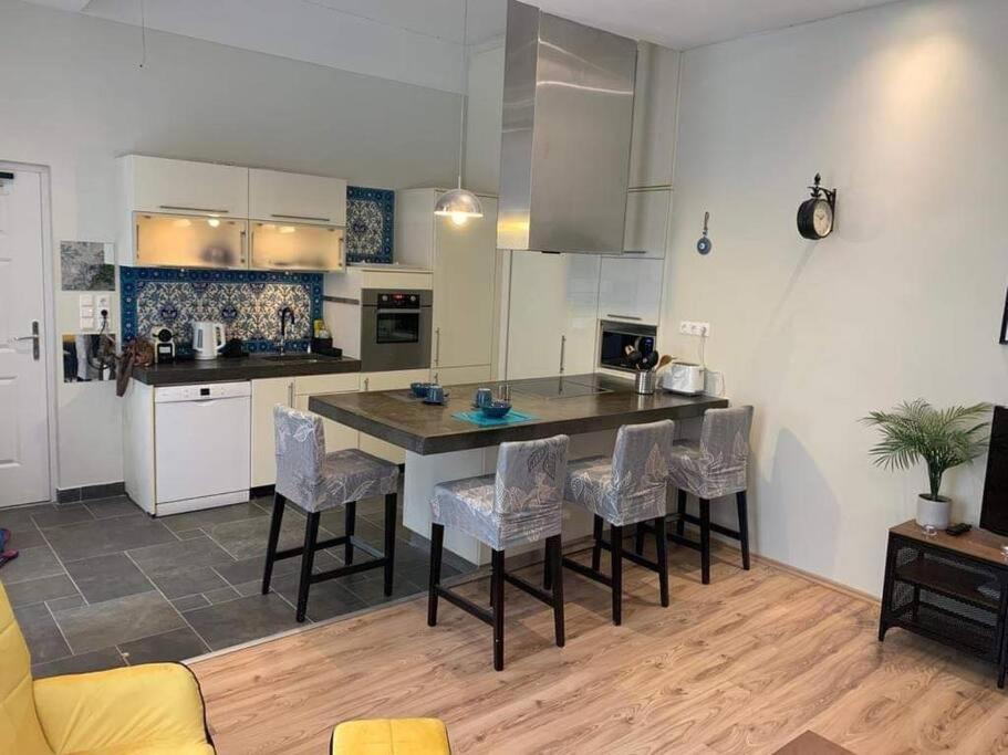 Gozsdu Top Suite Budapest Exterior photo